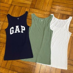 GAP tank tops set of 3